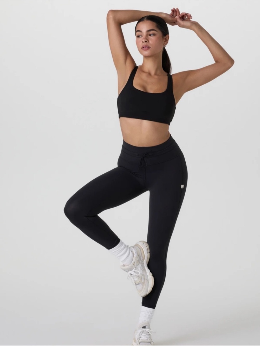 Vuori Black Daily Form High-Rise Drawstring Leggings XL